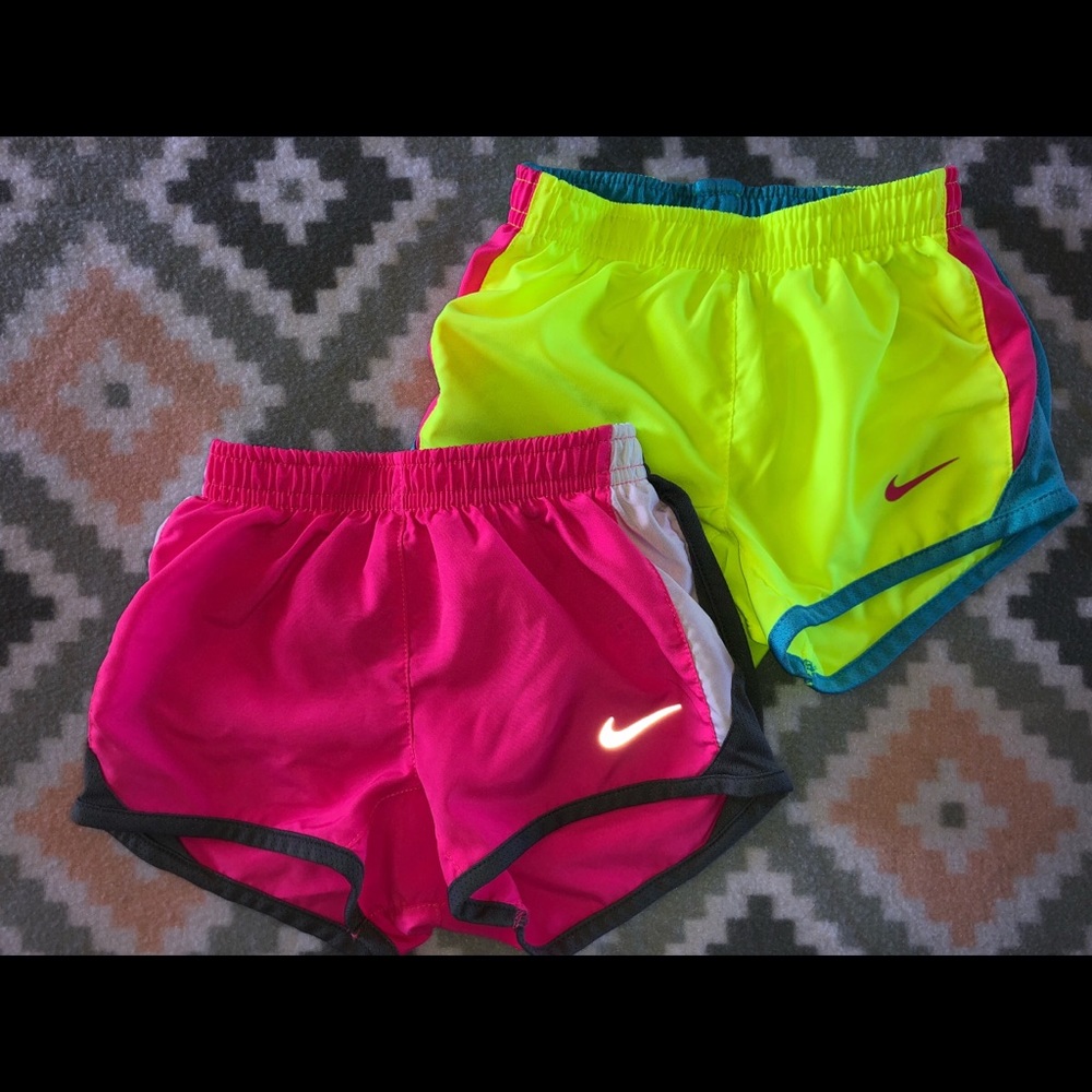 GIRLS NIKE SHORTS